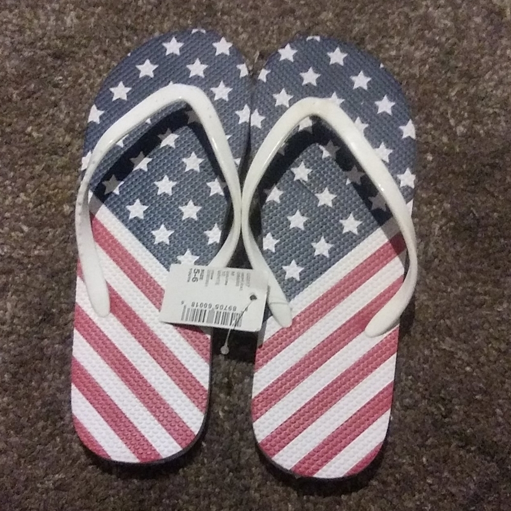 NWT Patriotic flip flops
